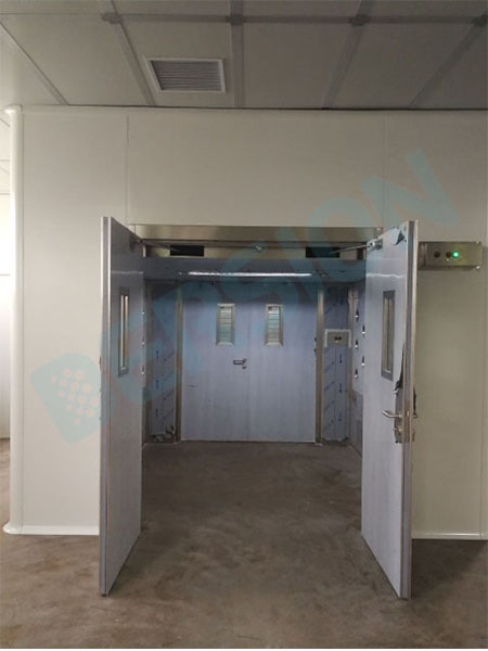 氣動(dòng)平開(kāi)門(mén)風(fēng)淋室介紹